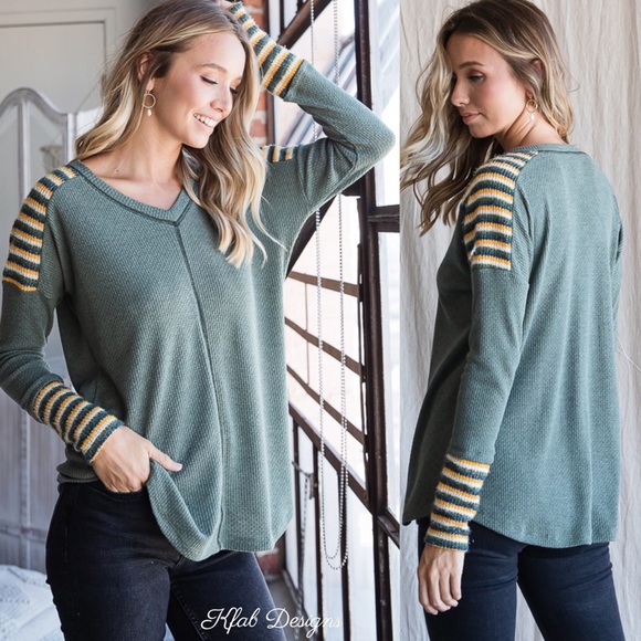 ❤️LAST 1! V Neck Waffle Knit Stripe Contrast Top! - Picture 2 of 8